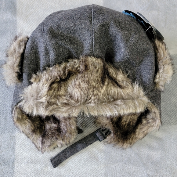 NWT NHL Zephyr Colorado Collection Chicago Blackhawks Wool Blend Ear Flaps Hat - Picture 2 of 6